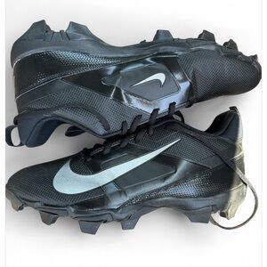 Nike Men's Black and Silver Athletic Cleats